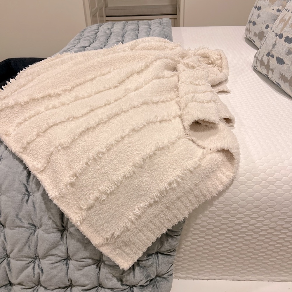 Barefoot Dreams Blanket (cozy chic)